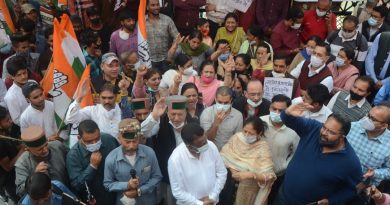 Himachal Cong stages Protest against Lakhimpur killing of farmers HIMACHAL HEADLINES