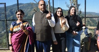 CM casts vote for Mandi Parliamentary constituency by-elections HIMACHAL HEADLINES