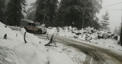 Cold wave-rain or snow normal life paralyses in HP HIMACHAL HEADLINES