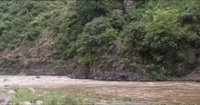 Giri river overflowing, floodgates of Jaton dam opened Administration sounds alert HIMACHAL HEADLINES