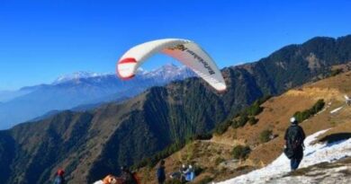 Birbilling Paraglider trapped in Himachal HIMACHAL HEADLINES