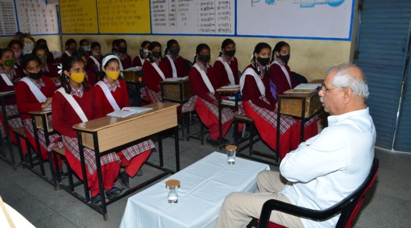 Governor interacts with students of GSSS Baldeyan HIMACHAL HEADLINES