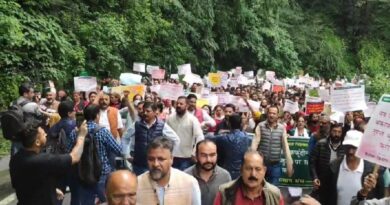 Govt promise to resolve Apple growers demands after Protest HIMACHAL HEADLINES