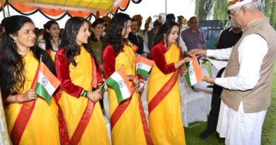 Governor unfurls National Flag on 76th Independence Day at Raj Bhavan HIMACHAL HEADLINES
