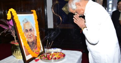 Governor pays tribute to Atal Bihari Vajpayee HIMACHAL HEADLINES