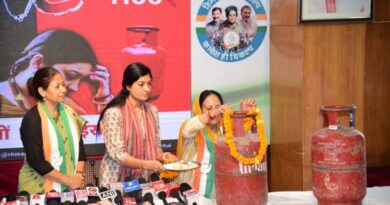 Pratibha Singh refutes Smriti Irani clams of Ujjwal free LPG connection HIMACHAL HEADLINES