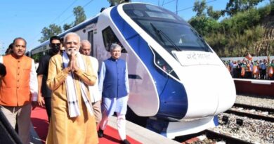 Prime Minister Narendra Modi lays foundation stone of Bulk Drug Park, inaugurates IIIT and flags off Vande Bharat Express at Una HIMACHAL HEADLINES