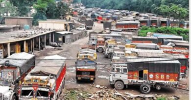 Shutdown by Adani Cement: Truck operators court arrest HIMACHAL HEADLINES