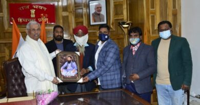 Delegation greets Governor on New Year HIMACHAL HEADLINES