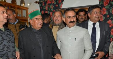 CM calls on BBL Butail at Palampur HIMACHAL HEADLINES