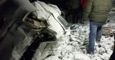 Donot risk life driving on slippery roads : Lahaul Spiti Police HIMACHAL HEADLINES