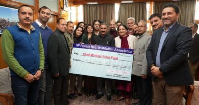 Himachal Private Nursing Institution Association presented a cheque of Rs. 5, 01,000  to Chief Minister HIMACHAL HEADLINES