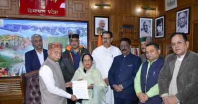 Congress submits Memorandum to Governor for JPC and patronage of Adani Group by BJP HIMACHAL HEADLINES