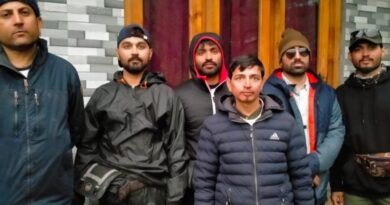 Ten tourists rescued from snow-affected areas of Himachal HIMACHAL HEADLINES