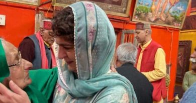 Priyanka Gandhi visits Hanuman Jakhu Temple at Shimla HIMACHAL HEADLINES