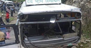 56 sustain injuries as HRTC bus crashed into a hill at Barsheel near Rohru HIMACHAL HEADLINES