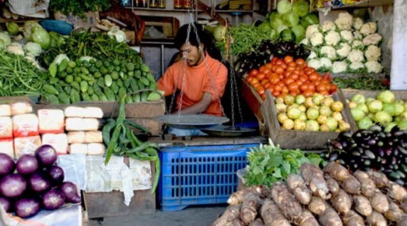 23 fruit & vegetable vendors fined for charging exorbitant prices HIMACHAL HEADLINES