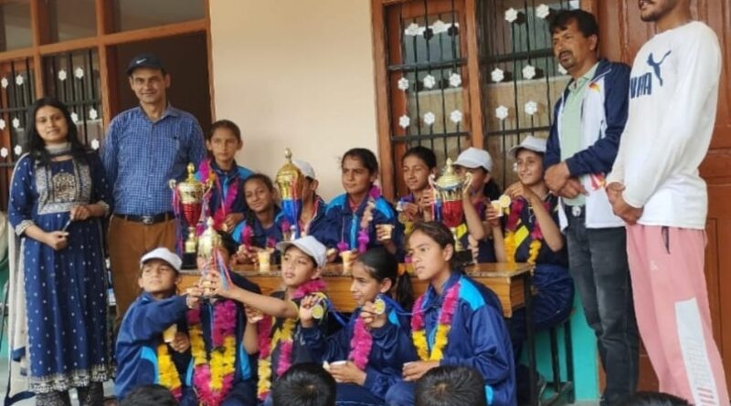 Girls of Kot Shai School became the overall championship in athletics HIMACHAL HEADLINES
