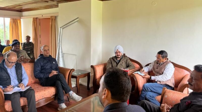 Rathore holds a meeting with officials, instructs them to open closed roads soon HIMACHAL HEADLINES