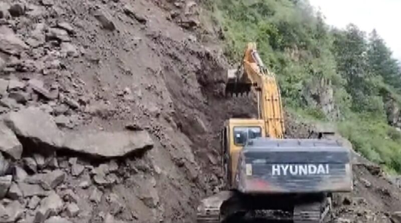 Old Hindustan Tibet NH-5 & NH 305 were disrupted due to monsoon rains HIMACHAL HEADLINES