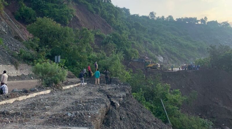 Shimla - Chandigarh National Highway closed due to landslide HIMACHAL HEADLINES