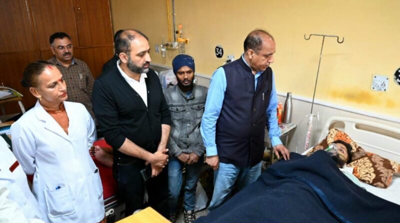 Jairam visits Krishna Nagar and inquired about well being of refugees HIMACHAL HEADLINES