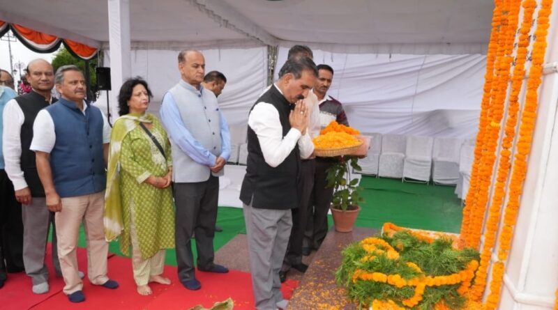 CM Sukhu pays tribute to Bharat Ratna Atal Bihari Vajpayee HIMACHAL HEADLINES