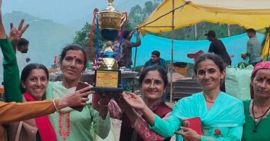 Mundaghat in volleyball and Peeran won the trophy in Kabaddi HIMACHAL HEADLINES