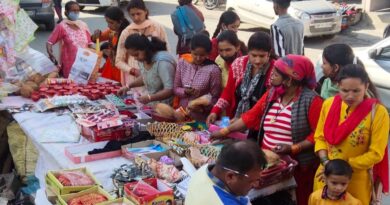 Women doing shopping in Junga on Karwa Chauth HIMACHAL HEADLINES