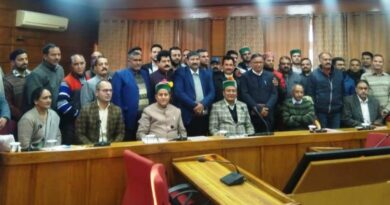 Jagat Singh Negi held a meeting with the Village Revenue Officer and the Kanungo Joint Association HIMACHAL HEADLINES
