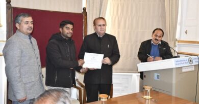 Nageshwar Rao, Director IIAS presented awards to the winners of the Hindi competitions organized last year  HIMACHAL HEADLINES