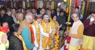 Governor Shukla pays obeisance at Ram Mandir Shimla HIMACHAL HEADLINES
