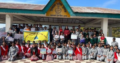 Police personnel gave tips to Junga school children about road safety HIMACHAL HEADLINES