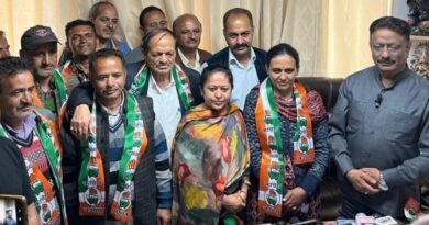 11 people including Pradhan and ward member joined Congress HIMACHAL HEADLINES